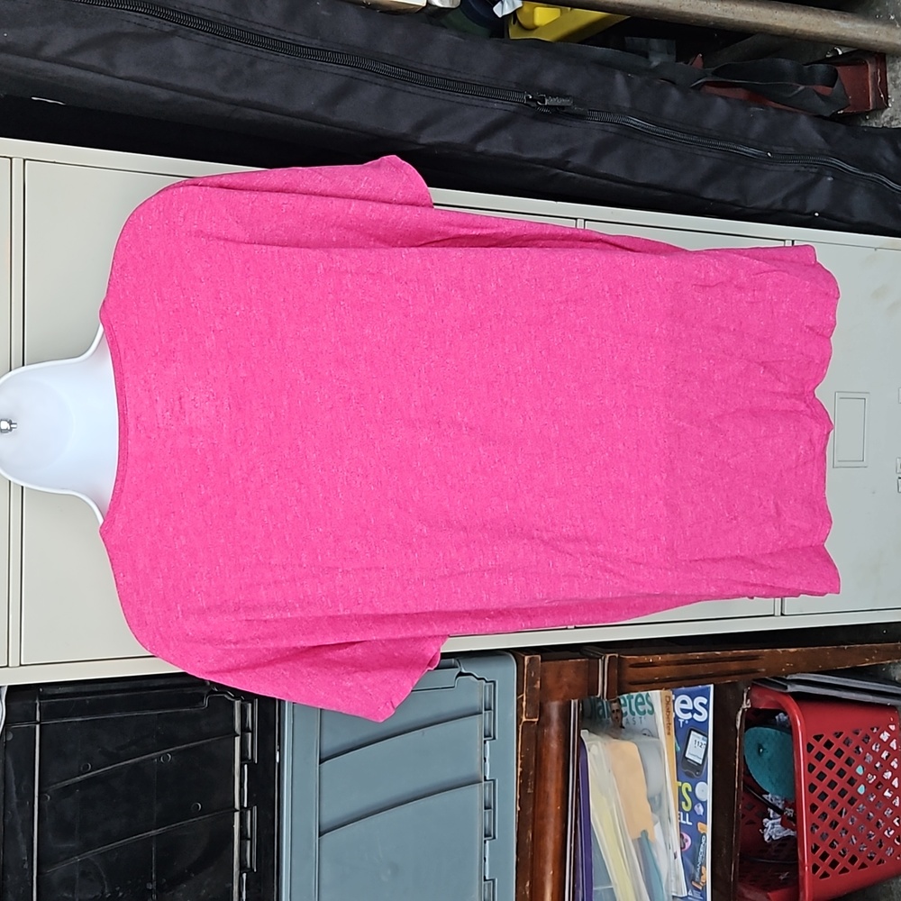 Pink tee - Picture 2 of 3